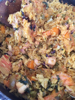 Una foto de Arroz con mariscos con sabor mexicano