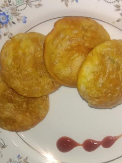 खस्ता मूंग दाल कचौड़ी (Khasta moong dal kachori recipe in hindi) रेसिपी मुख्य फोटो