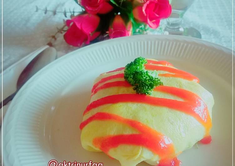 OMURICE (OMELET RICE)