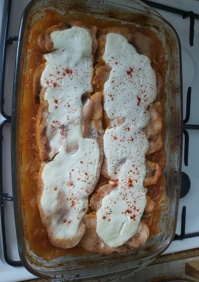 Káposztaágyon sült csirkemell recept fotója