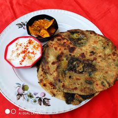 A picture of Bathuaa ka paratha.