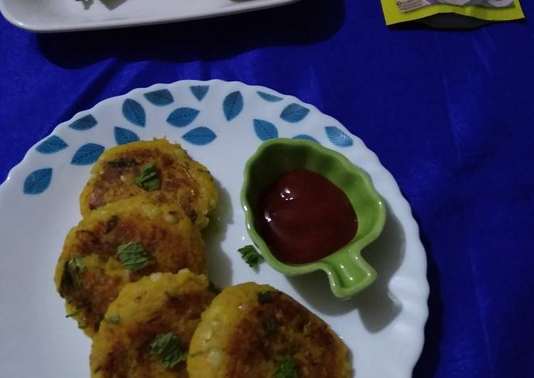 Simple Way to Make Any-night-of-the-week Aalu Poha cutlets