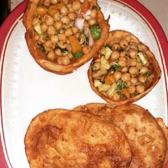 A picture of Katori chaat with papri.