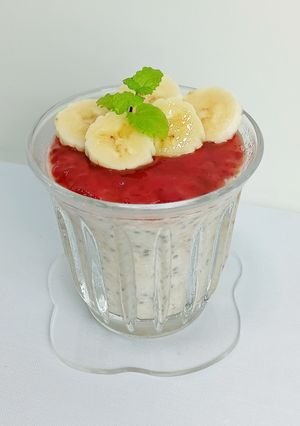 Foto resep Banana Berry Jam Overnight Oats
