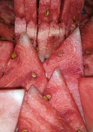 A picture of Presh water melon.