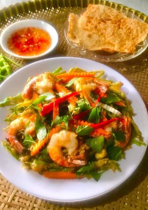 Hình của món Gỏi rau muống chiên.