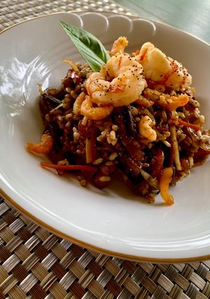 Una foto de Salteadito de langostinos 🍤
