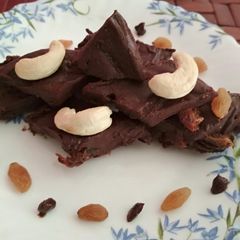 A picture of Chocolate khajur barfi.