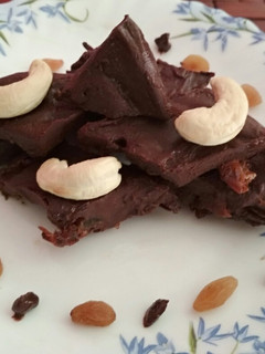 A picture of Chocolate khajur barfi.