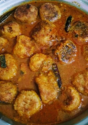 A picture of Raw banana kofta curry.