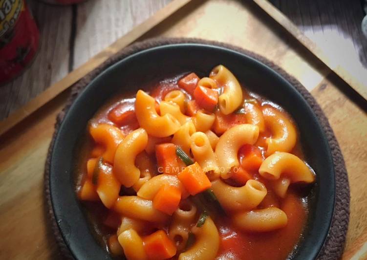 Bagaimana Sup Makaroni Tomato Masakan Makanan Melayu