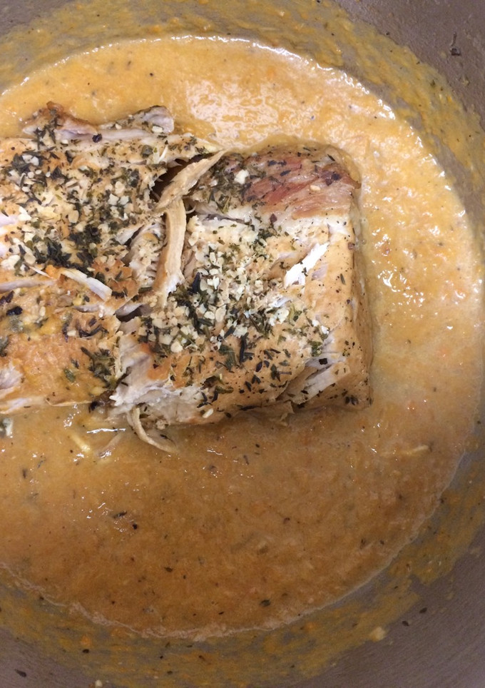 Una foto de Lomo guisado en olla express con puerro, zanahoria y cebolla