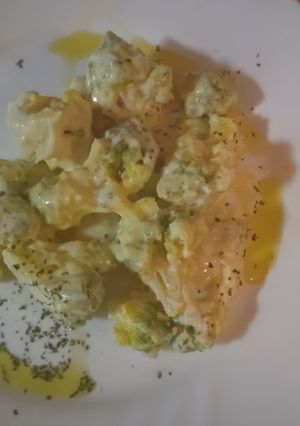 Una foto de Romanescu con nata a la cúrcuma😜😋