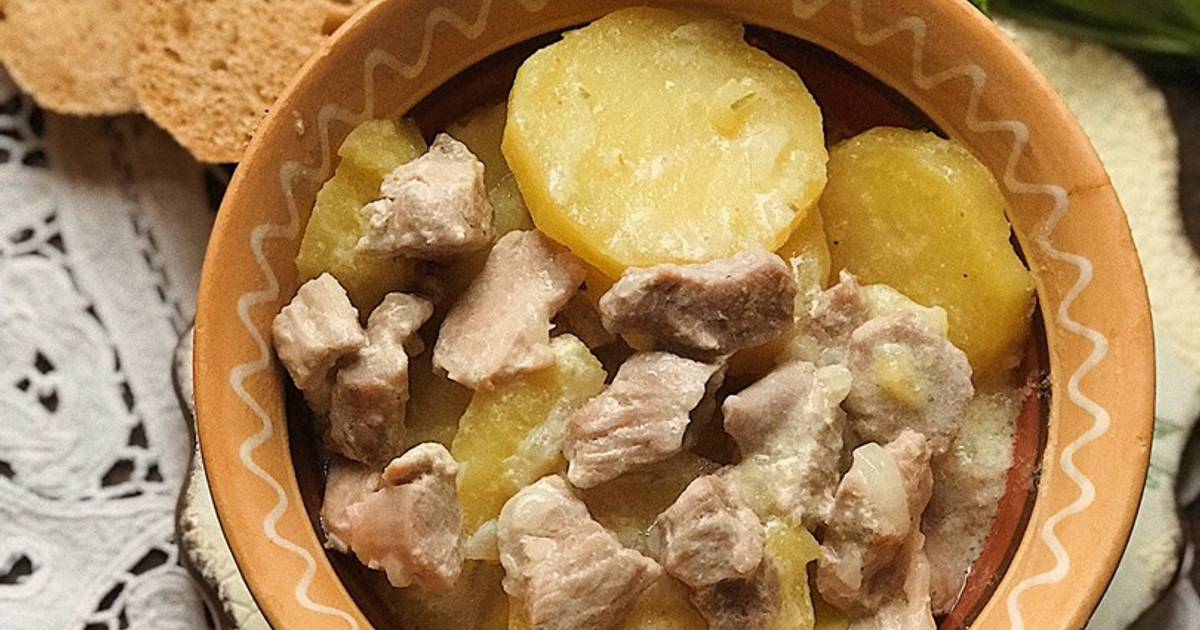 Мякоть индейки тушеная в сметане в мультиварке - простой и вкусный рецепт с пошаговыми фото