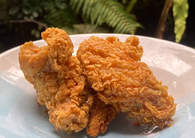 Ayam Goreng Krispi (Fried Chicken ala KFC / MCD) | Dalemnya juicy banget