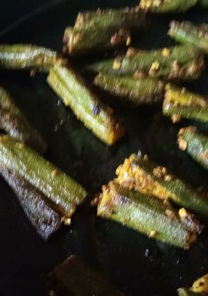 A picture of Ladyfinger fry in microwave.
