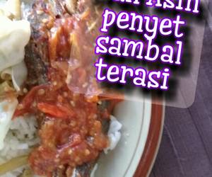 Mudahnya Membuat Ikan asin penyet sambal terasi Mantul Banget