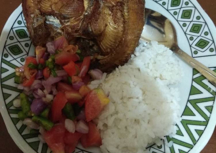 Resep Ikan Mujair Goreng Sambal Dabu-dabu | Resep Membuat Ikan Mujair Goreng Sambal Dabu-dabu Yang Enak Dan Lezat