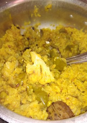 A picture of Veggies khichdi.