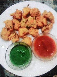 पाकोडा (Pakorda recipe in hindi) रेसिपी मुख्य फोटो