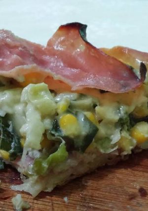 Una foto de Tarta de choclo verdeo y jamón