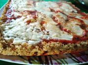 Una foto de avena huevo queso cremoso