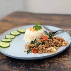 A picture of Minced pork stir-fry with basil and chillies.