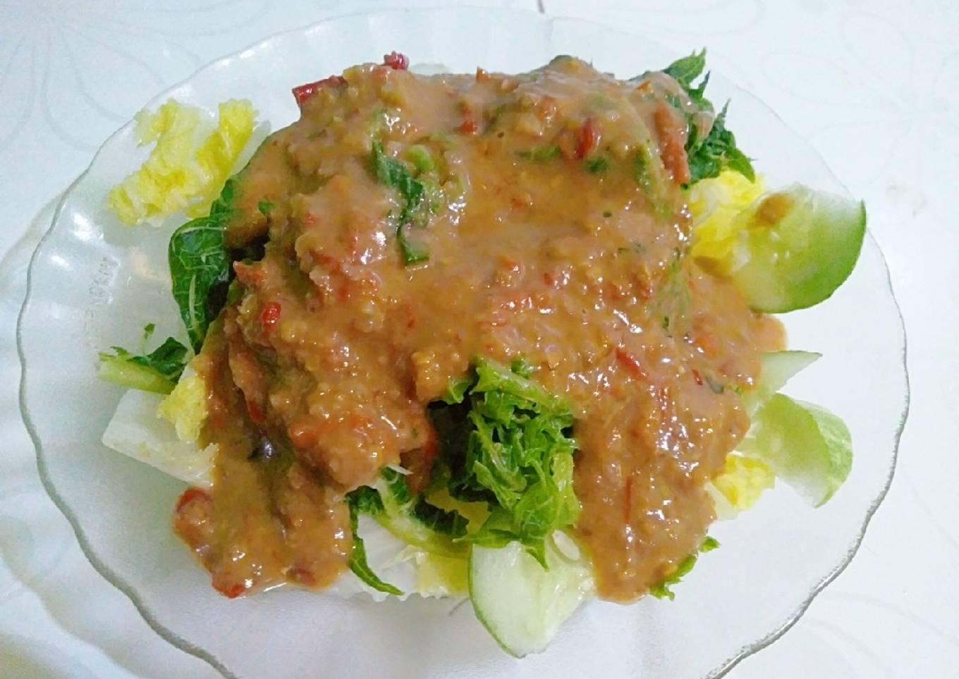 Pecel bumbu kacang