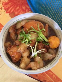 Hình của món Thịt kho xì dầu trứng gà.