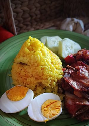 Foto resep Nasi Kuning Satset & Orek Teri Kentang ala Mbak Sari's Kitchen