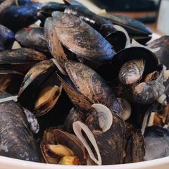A picture of Steamed Mussels.