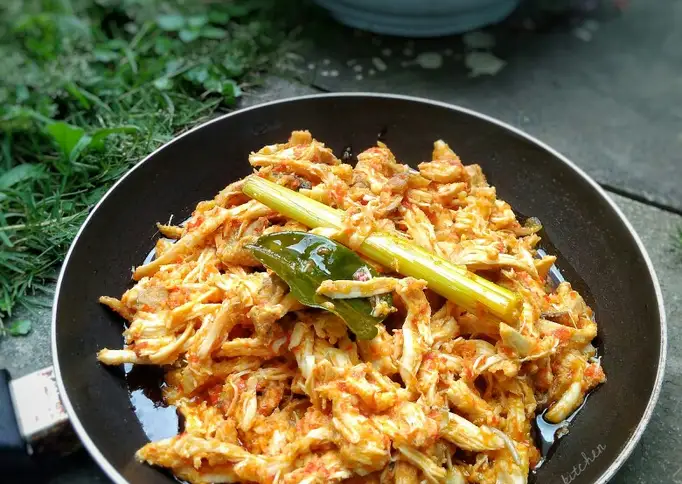 Ayam Suwir Cabe Merah