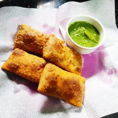 A picture of Sambhar vadi.