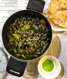 ốc cà na luộc sả