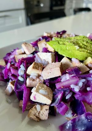 Foto di Riso, tofu, cavolo, avocado 🔋🍽️