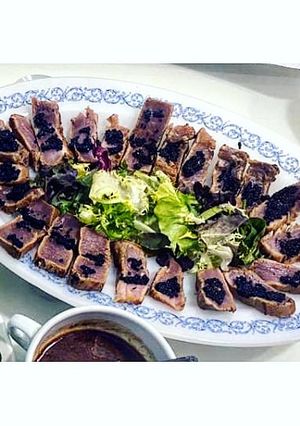 Una foto de Tataki de atún con soja y huevas sin azúcares 🍣🥢