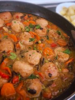 Una foto de Albóndigas con setas en salsa de mostaza y soja
