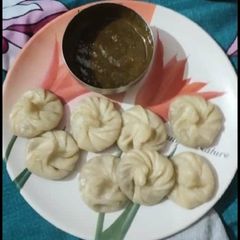 A picture of Steam momos.
