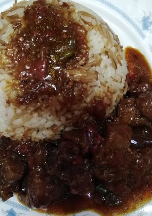 صورة لوصفة لحمة بالصوص ورز بالشعيريه
