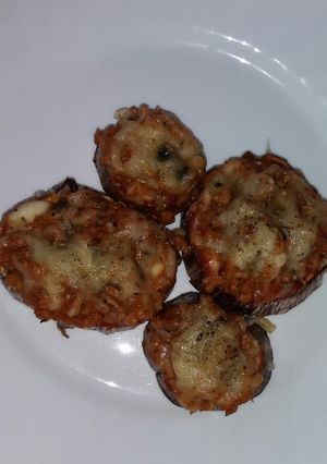 Una foto de Minipizza de berenjena🍕🍆