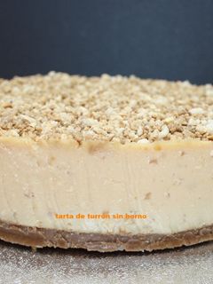 Una foto de Tarta de turrón de Jijona sin horno