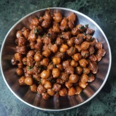 A picture of Sukha Chana Masala.