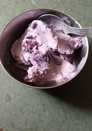 A picture of Fresh Jamun Icecream.