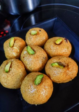 रोस्टेड़ ड़्राईफ्रूटस लङ्डू रेसिपी मुख्य फोटो