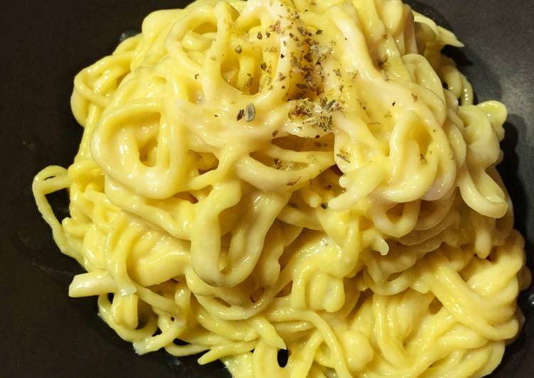 Spaghetti allo Zafferano con Crema di Parmigiano
