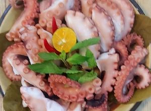 Hình của món Bạch tuộc hấp bia.