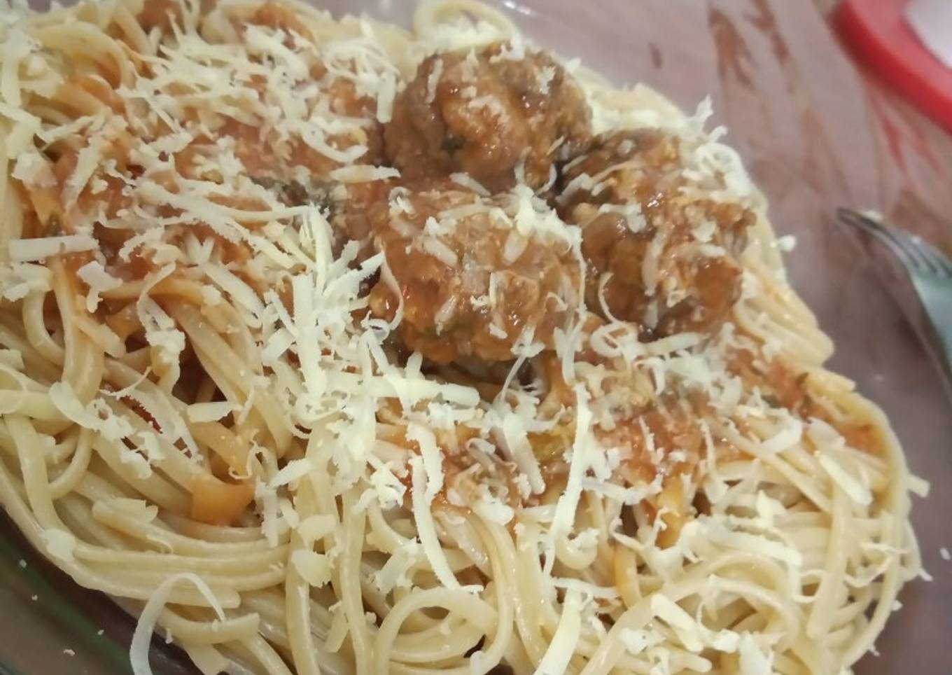 Spaghetis con Albóndigas