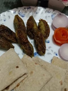 भरवां करेले की सब्जी रेसिपी मुख्य फोटो