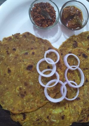 लौकी पराठे (Lauki parathe recipe in Hindi) रेसिपी मुख्य फोटो