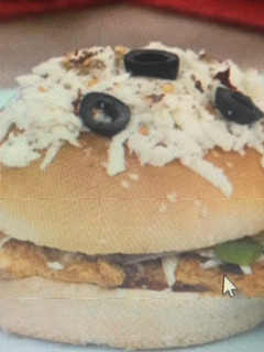 A picture of Pizza Burger.